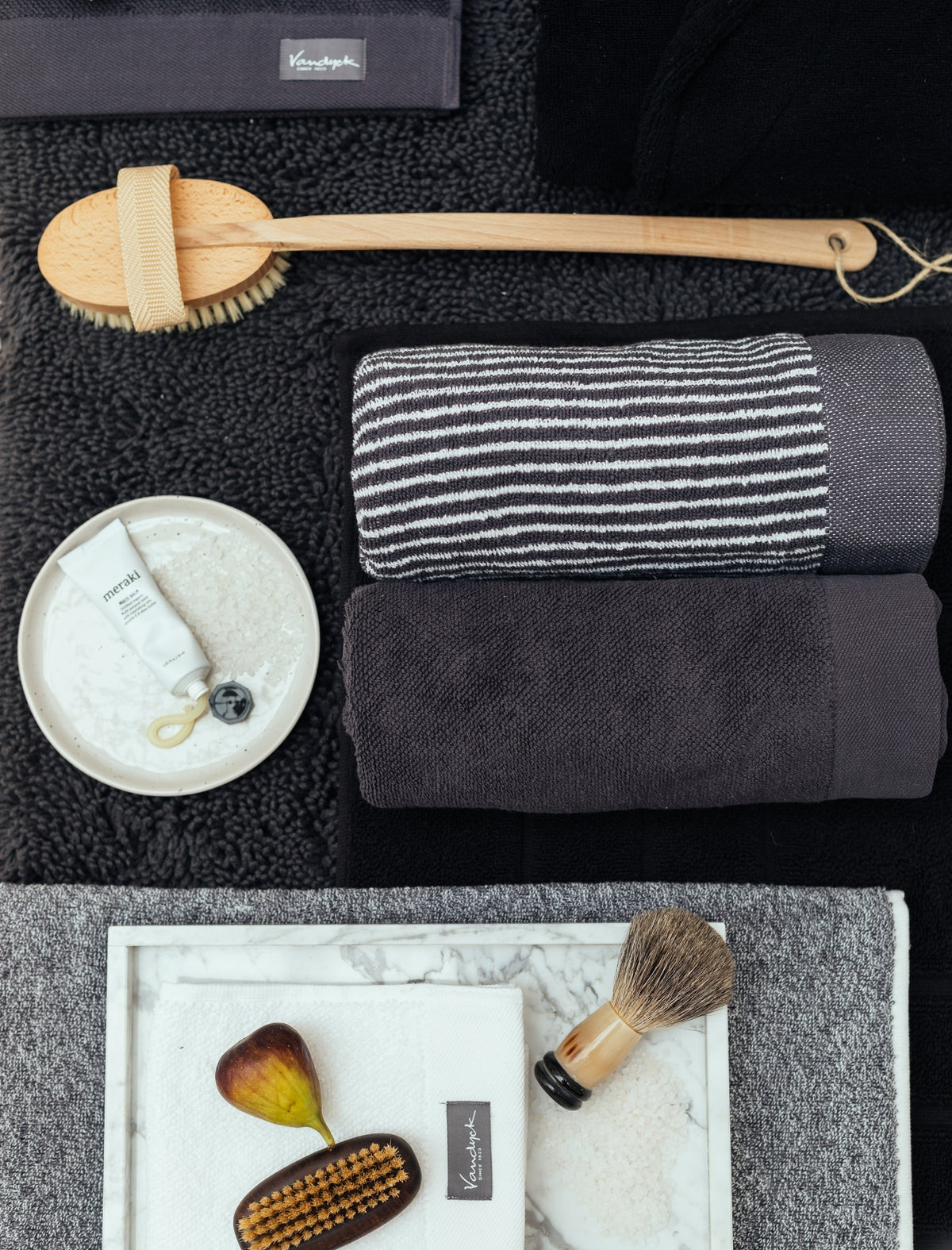 HOME UNI badgoed | off black