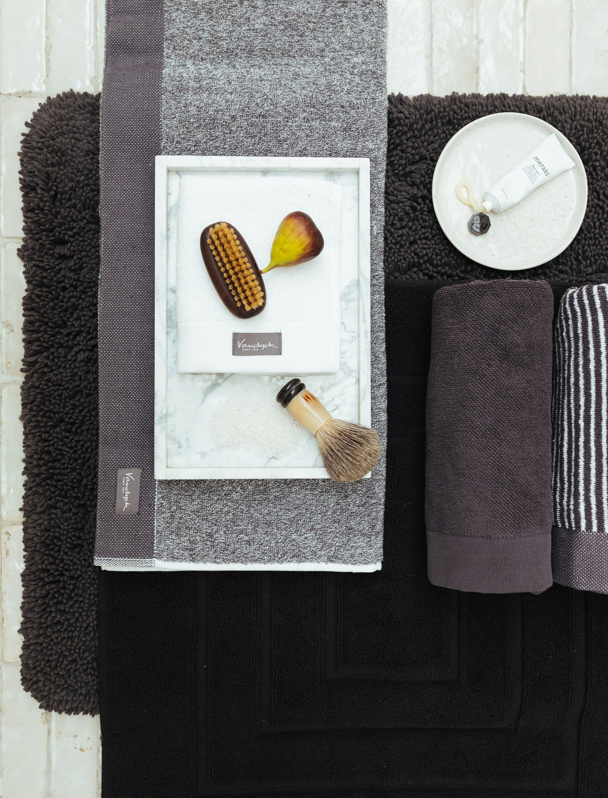 HOME TOWEL MOULINE | off black