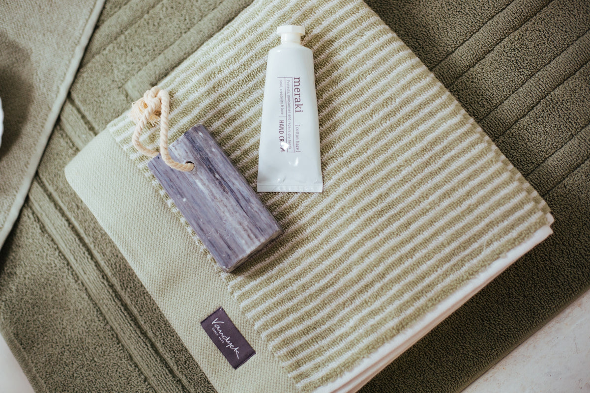 HOME PETIT LIGNE badgoed | smoke green