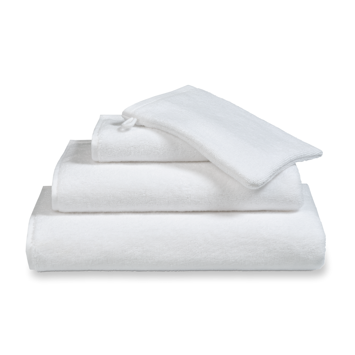 Ontdek de ultieme luxe van de Vandyck Verona plain handdoeken in de kleur white met perfect uitgebalanceerde mix van Egeïsche Turkse en Pima-katoen. Geniet van superieur absorptievermogen en zijdezachte zachtheid dankzij het drievoudige Evocotton-garen. 
