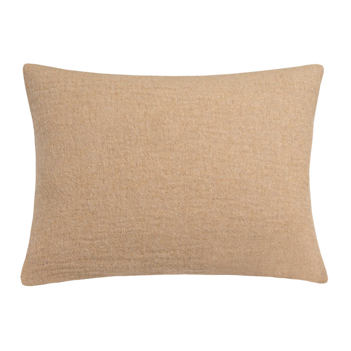Home 81 plaid in de kleur sandy gold is een gemêleerd geweven plaid gemaakt van een wolblend. Het plaid is double faced en de randen zijn afgewerkt met rafels.