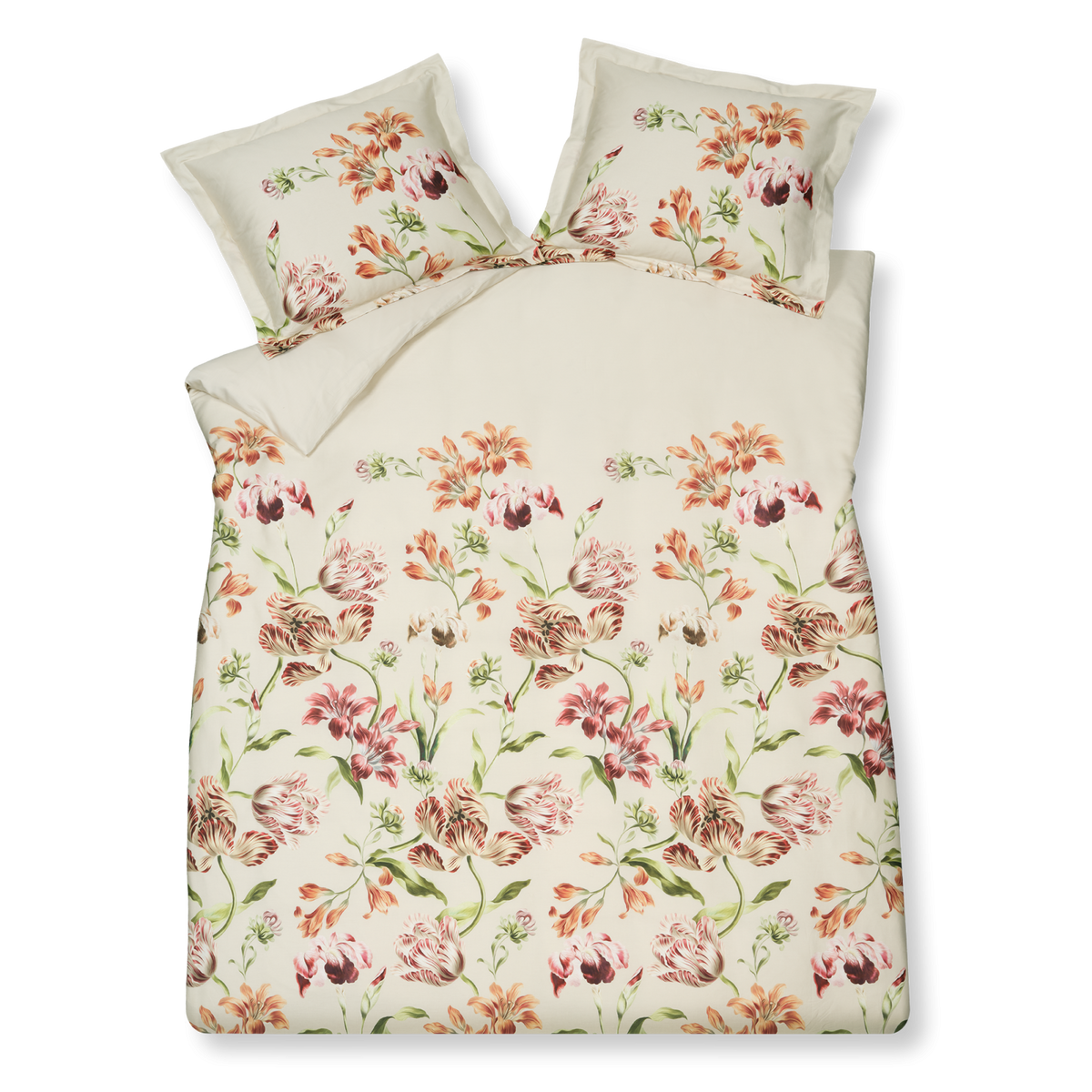 Delicious cream tan dekbedovertrek heeft prachtige bloemen met grote verfijnde bladeren, die sierlijk lijken te wiegen op een lichte bries. De bloemen hebben tinten rood en oranje op een gebroken witte achtergrond