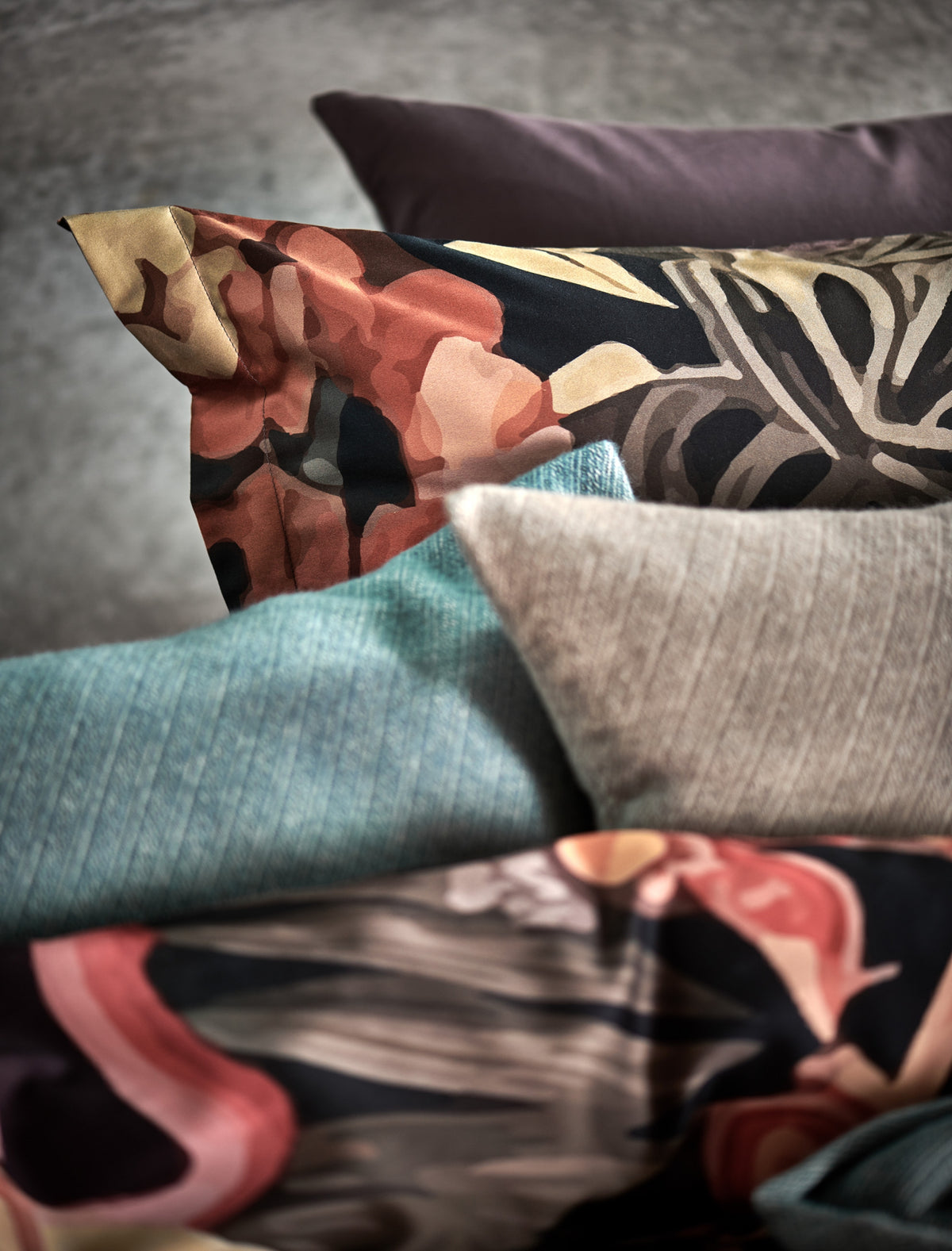 Omring jezelf met heerlijke plaids van Vandyck! Home Benevento in de kleur hazel is de perfecte accessoire als toevoeging op je bank of bed