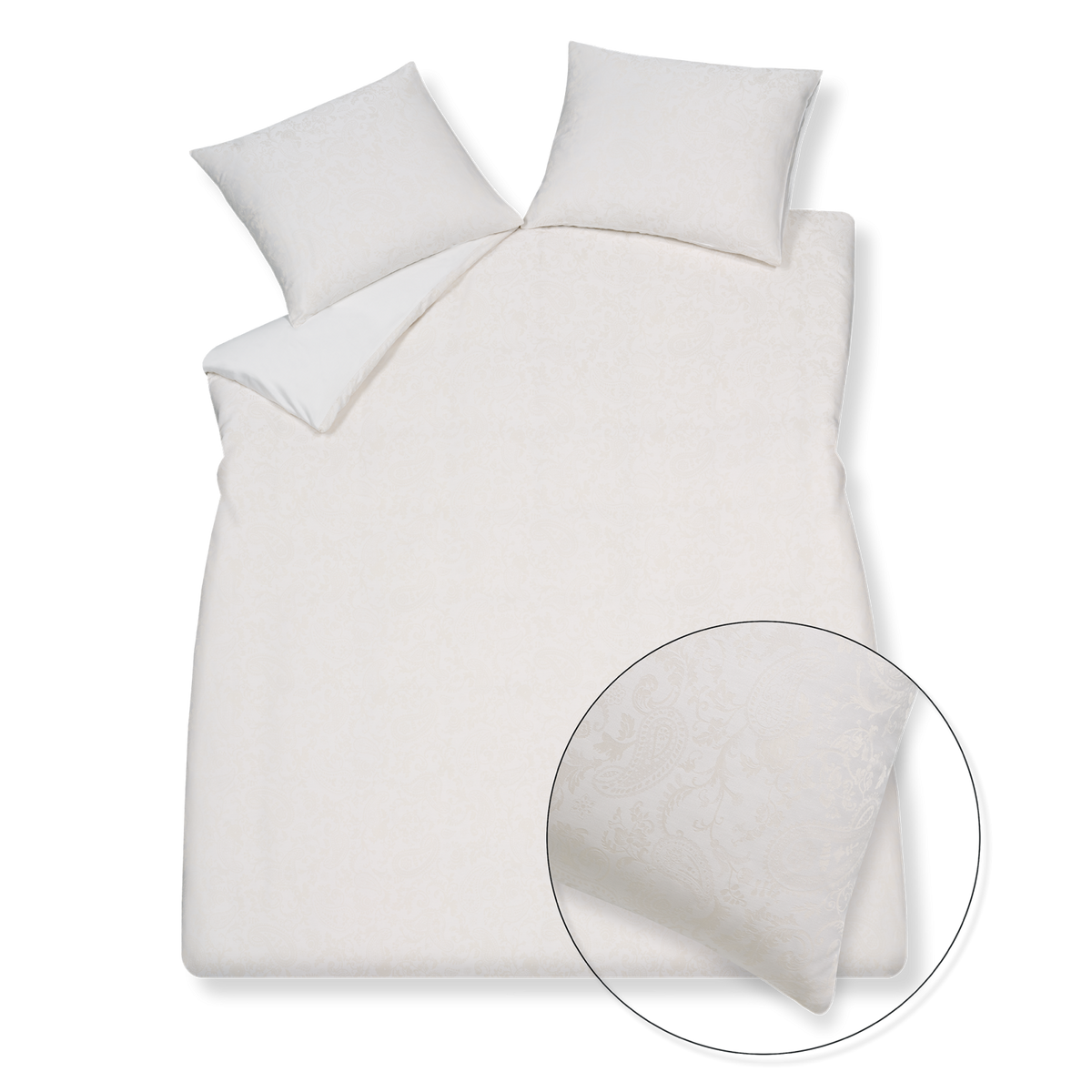 Purity Lucca off white dekbedovertrek heeft een jacquard geweven paisley patroon, waarbij de tint net iets donkerder is dan off white. De achterkant van het dekbedovertrek is effen. De kussens hebben hetzelfde paisley patroon. 
