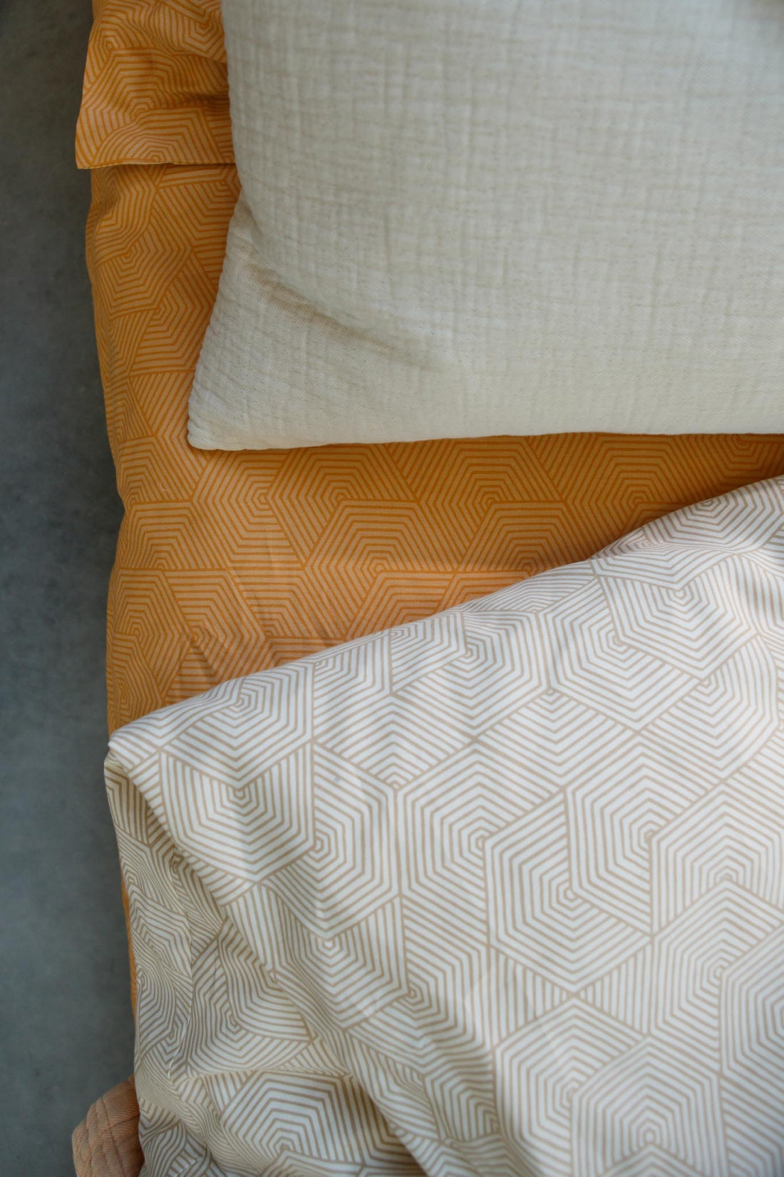 GEOMETRICAL dekbedovertrek | apricot blush